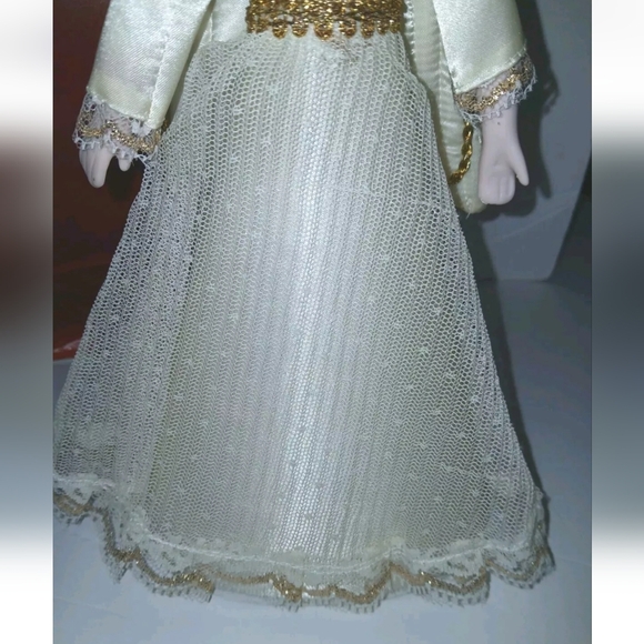 Vintage Sears Angel Tree Topper Christmas  Porcelain Head Hands Gold Trim Box - Picture 3 of 15